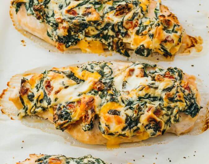 Creamy Spinach-Topped Chicken Breast Bake